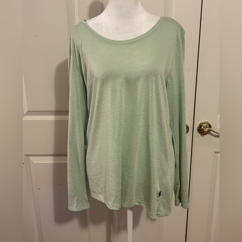 Gap light green long sleeve tee, Large